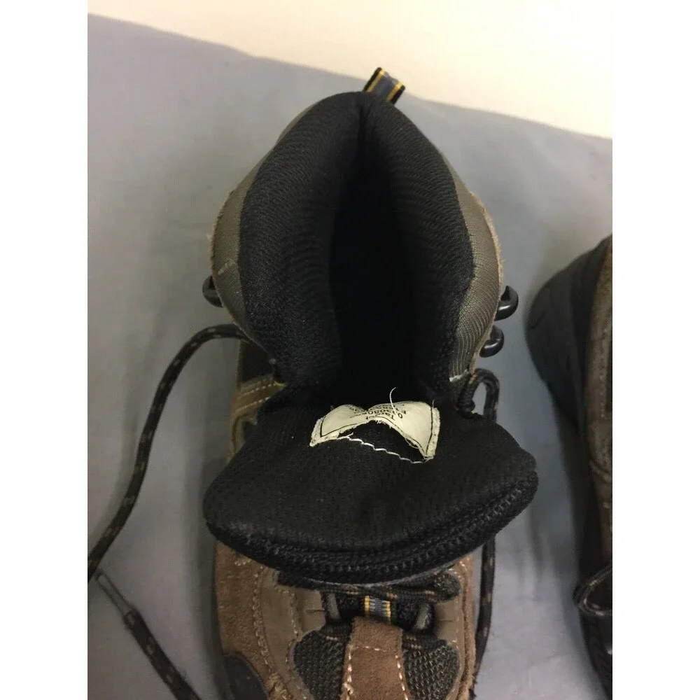 Cherokee boy's size 2 brown suede lace up ankle boots